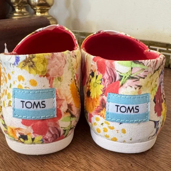 New TOMS Alpargata White Floral Slip Ons - Picture 6 of 7